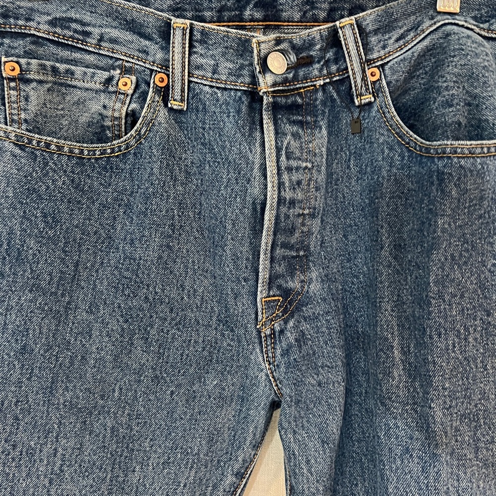 Vintage Levi’s 501 Blue Straight Leg Jeans with Classic Style - Picture 2 of 6